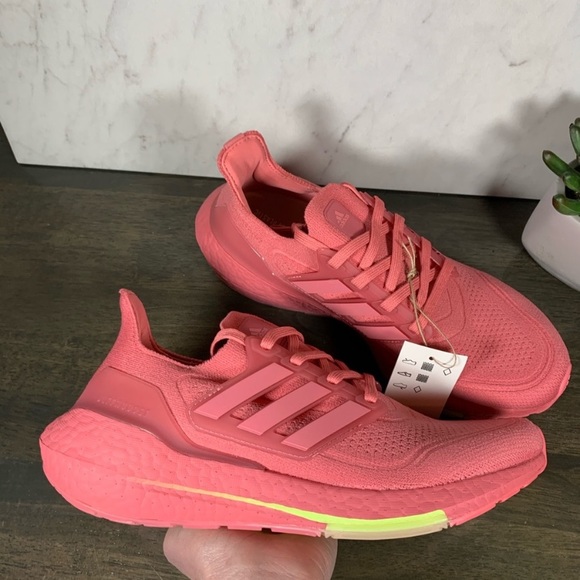 adidas UltraBOOST 21 Hazy Rose - Picture 5 of 7